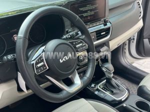 Xe Kia Seltos Premium 1.6 AT 2022