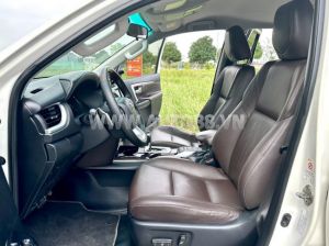 Xe Toyota Fortuner 2.7V 4x2 AT 2018