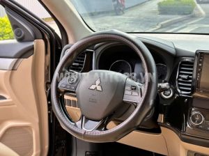 Xe Mitsubishi Outlander 2.0 CVT 2018