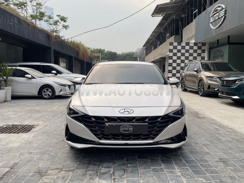 Hyundai Elantra 1.6 AT Đặc biệt 2022