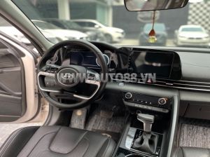 Xe Hyundai Elantra 1.6 AT Đặc biệt 2022